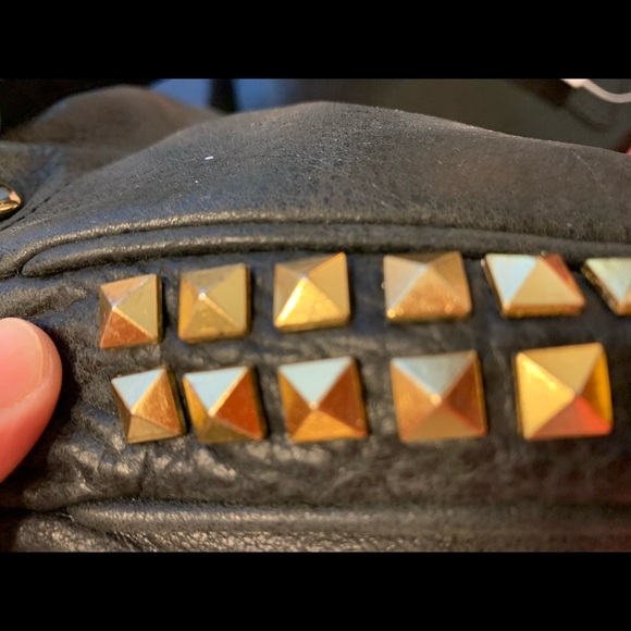 Stella and Jaime black leather shoulder bag - Picture 9 of 12